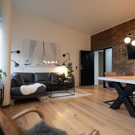 Broncks Apartment 5 - Modern 2-Bedroom In The Heart Of Torshavn Bagian luar foto